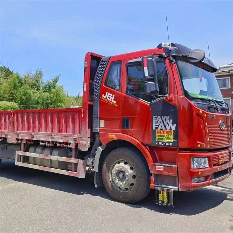 鞍山市伊宁市：物流专线的多元高效运输服务