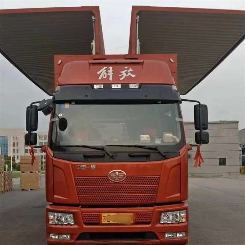 鞍山市墨玉县：物流专线的高效货运之旅