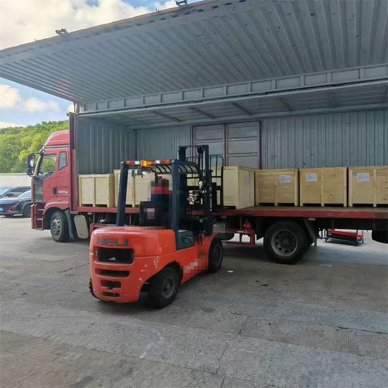 鞍山市房县物流：专线直达的多元货运世界