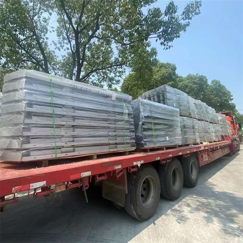 鞍山市玛纳斯县进仓物流：专线直达的多元货运之旅