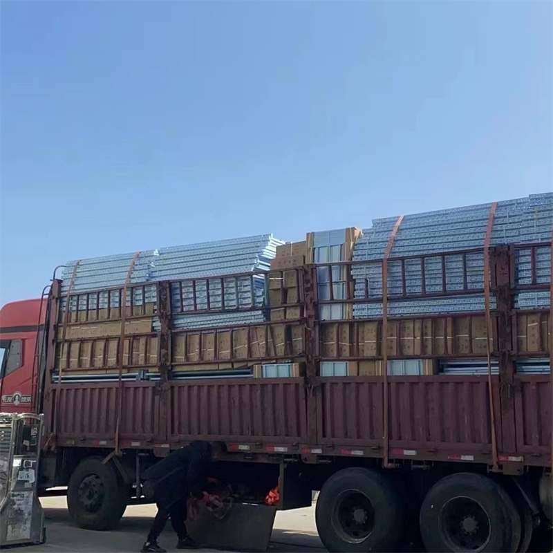 鞍山市镇康县进仓物流：专线直达的多元货运之旅